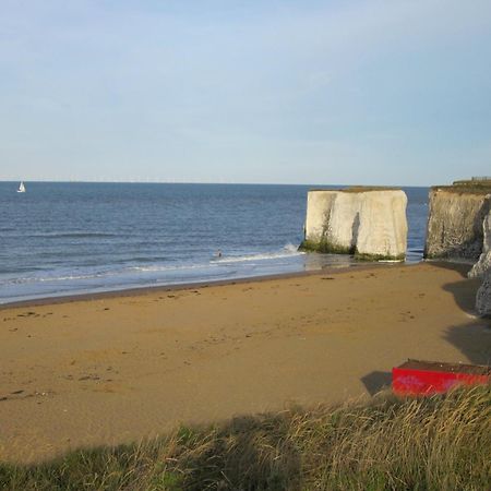 Bella, Two Bedroom Apartment Close To The Beach Margate Exterior photo